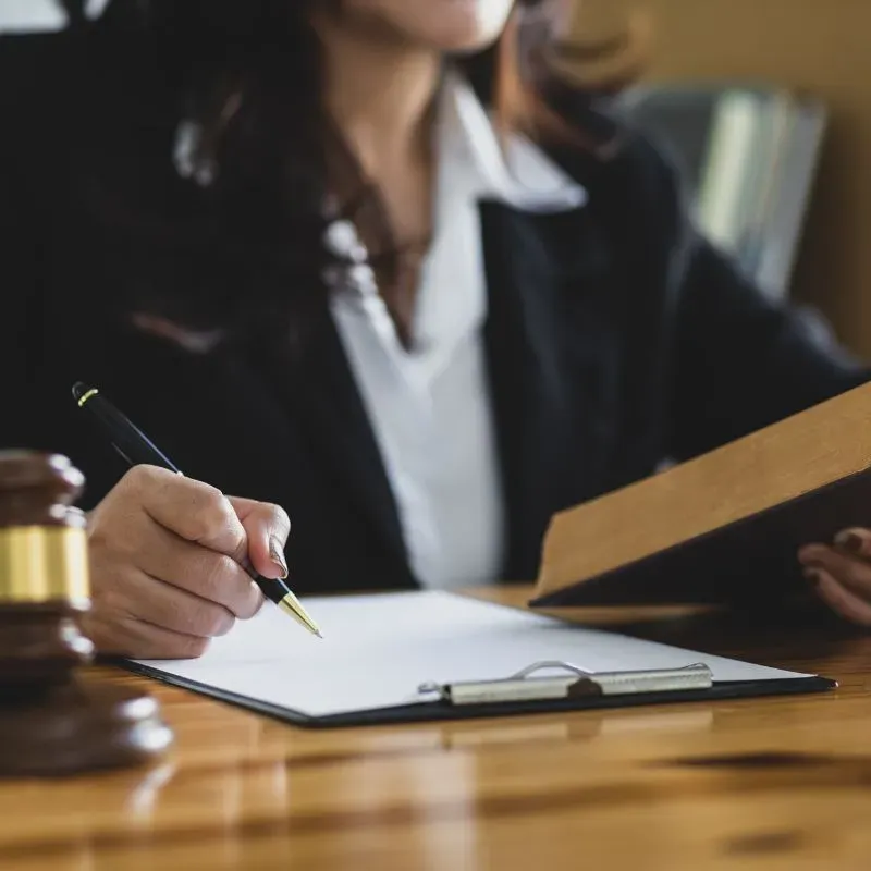 Meilleur avocat à Auxerre